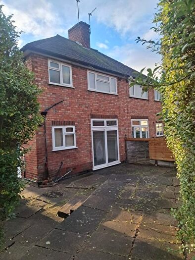 3 Bedroom Semi Detached House To Rent In Wicklow Drive, Leicester, LE5