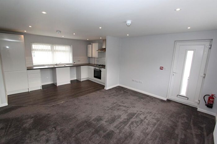 1 Bedroom Flat To Rent In Saltash Road, Callington, PL17