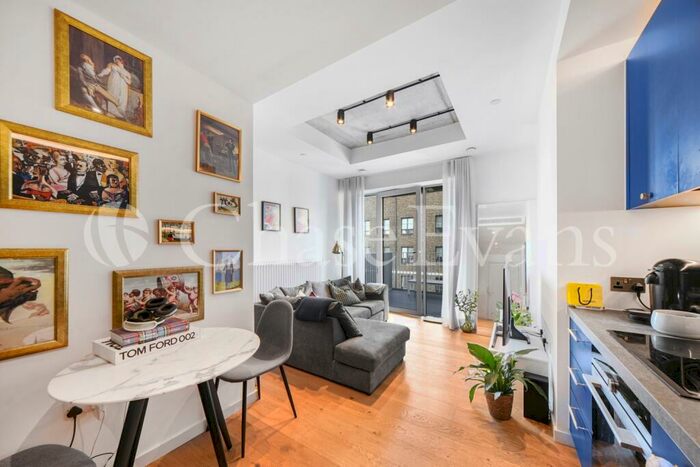 Studio To Rent In Rendel House, Goodluck Hope, E14