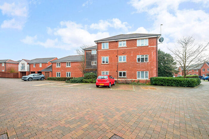 2 Bedroom Flat For Sale In Sable Close, Locks Heath, Southampton, SO31