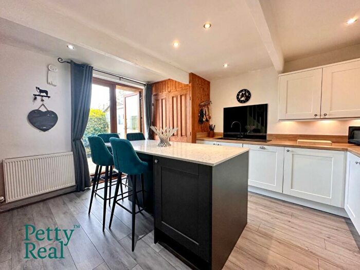 2 Bedroom Cottage For Sale In Clogg Head, Trawden, BB8