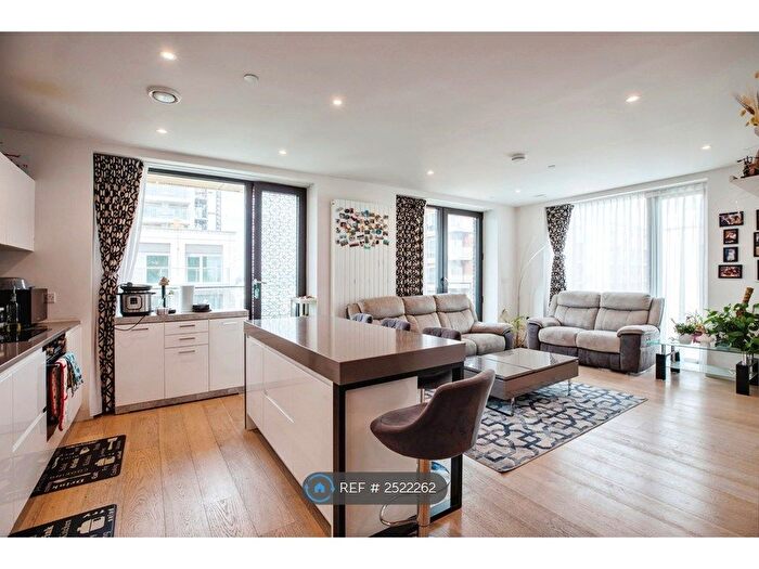 3 Bedroom Flat To Rent In Clipper Street, London, E16