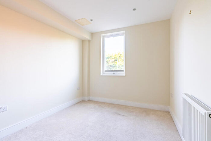 2 Bedroom Apartment For Sale In Victoria Street, St. Albans, Hertfordshire, AL1