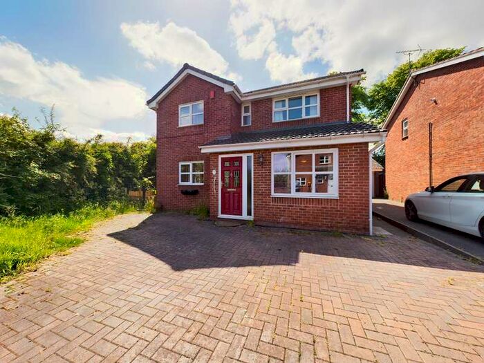 5 Bedroom Detached House For Sale In Warrilow Close Meir, Stoke On Trent, ST3