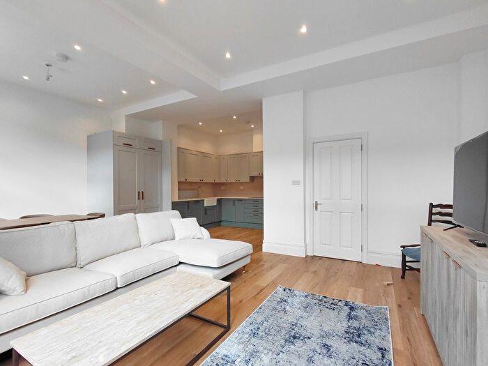 4 Bedroom Semi-Detached House To Rent In Hart Grove, London, W5