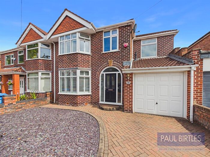 4 Bedroom Semi-Detached House For Sale In Salisbury Road, Davyhulme, Trafford, M41