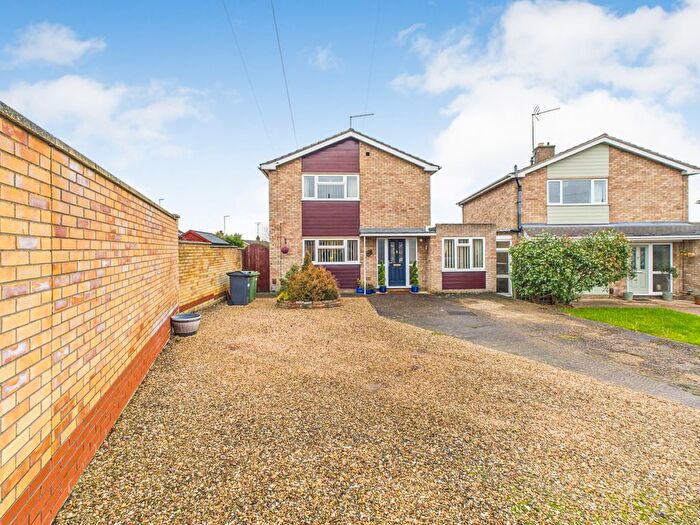 3 Bedroom Detached House For Sale In Wisteria Road, Yaxley, Peterborough, PE7