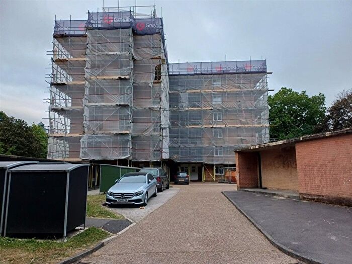 2 Bedroom Flat For Sale In Clayponds Gardens, London, W5