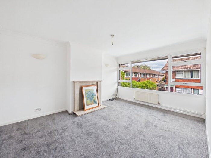 2 Bedroom Maisonette To Rent In Cliveden Place, Shepperton, Surrey, TW17