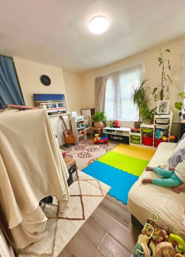 1 Bedroom Flat To Rent In Herbert Road, London, E12