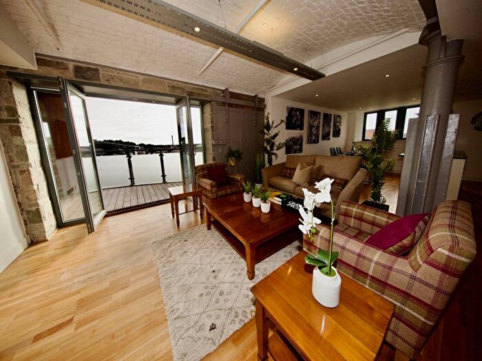 3 Bedroom Flat To Rent In Camperdown Street, Dundee, DD1