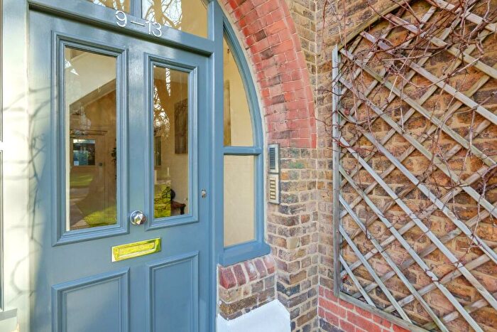 1 Bedroom Apartment For Sale In Camperdown House, Windsor, SL4