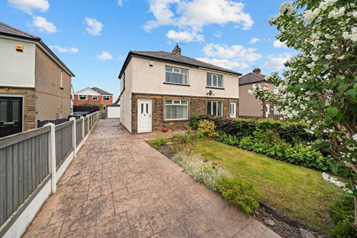 2 Bedroom Semi-Detached House For Sale In Westfield Lane, Scholes, BD12