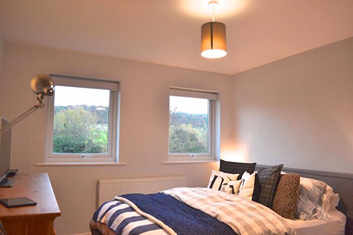 1 Bedroom Flat To Rent In Chalford S Northcroft, Wooburn Green, High Wycombe, Buckinghamshire, HP10