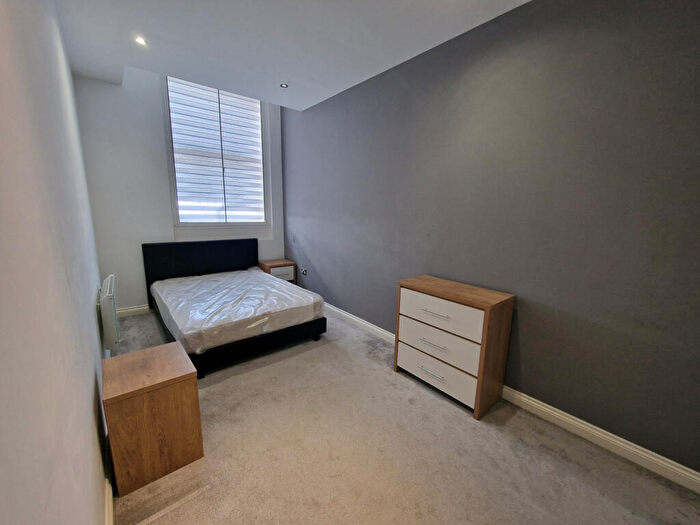 1 Bedroom Apartment To Rent In - Well St, Bradford, BD1