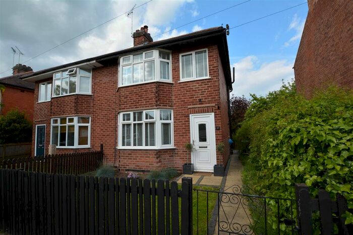 3 Bedroom Semi-Detached House For Sale In Dornoch Avenue, Southwell, NG25
