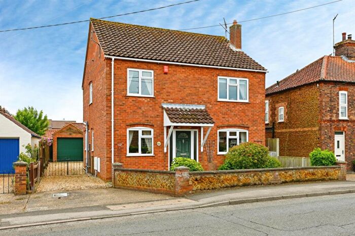 3 Bedroom Detached House For Sale In Lynn Road, Dersingham, King's Lynn, PE31