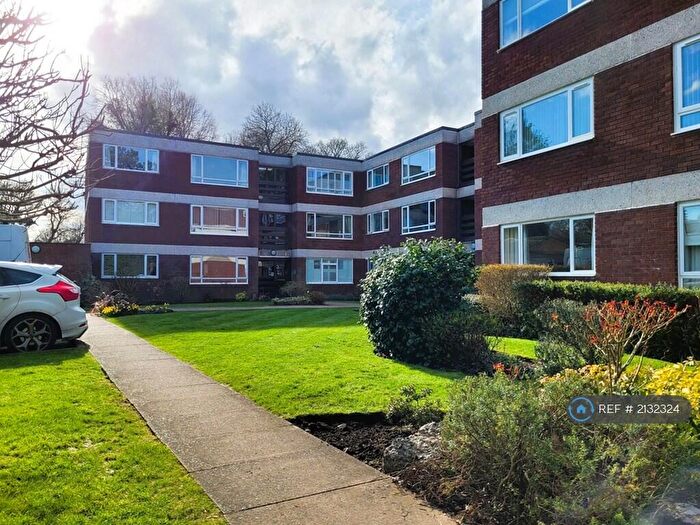 2 Bedroom Flat To Rent In Crofters Court, Birmingham, B15