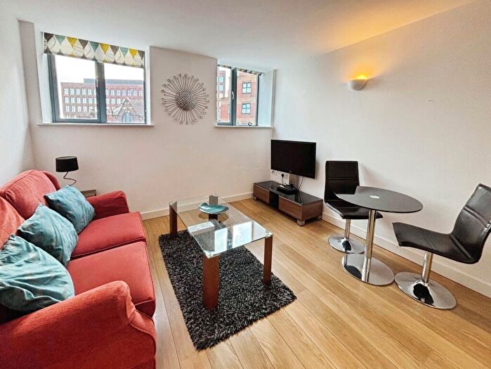 1 Bedroom Flat To Rent In Hunslet Road, Leeds, West Yorkshire, LS10