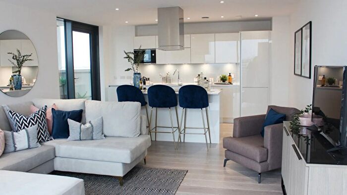 1 Bedroom Flat To Rent In Goodwin, London, N4