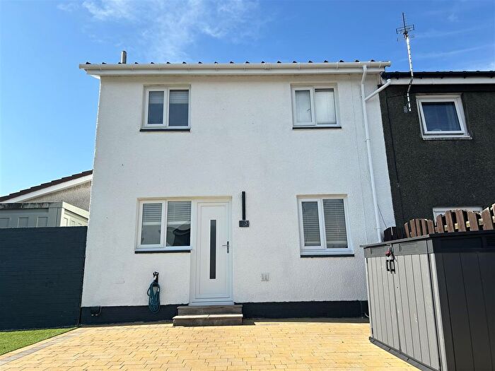 2 Bedroom End Terrace House To Rent In Kingsway, Kirkintilloch, G66