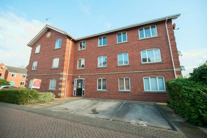 2 Bedroom Flat To Rent In Galleon Court, Hull, East Riding Of Yorkshire, HU9