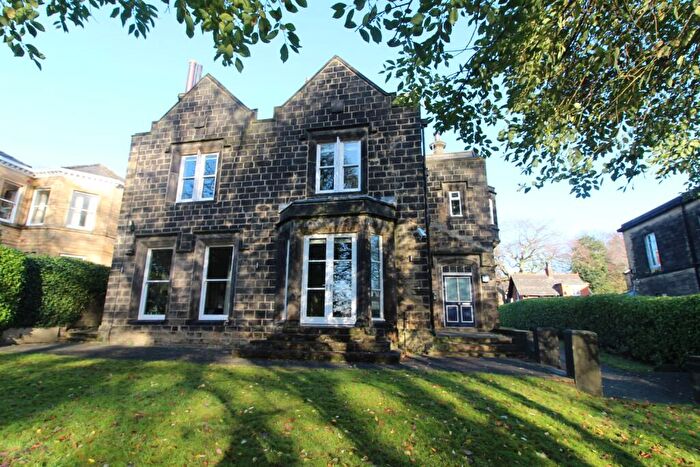 3 Bedroom Apartment To Rent In Holmefield House, Headingley, LS6