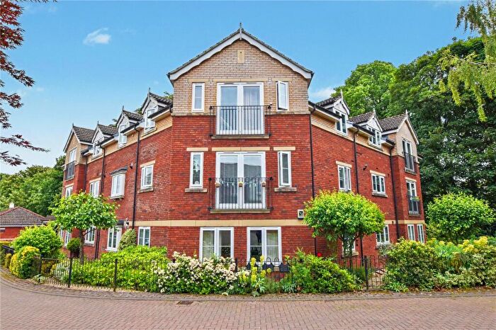 2 Bedroom Apartment For Sale In Chestnut Gardens, Morley, Leeds, LS27