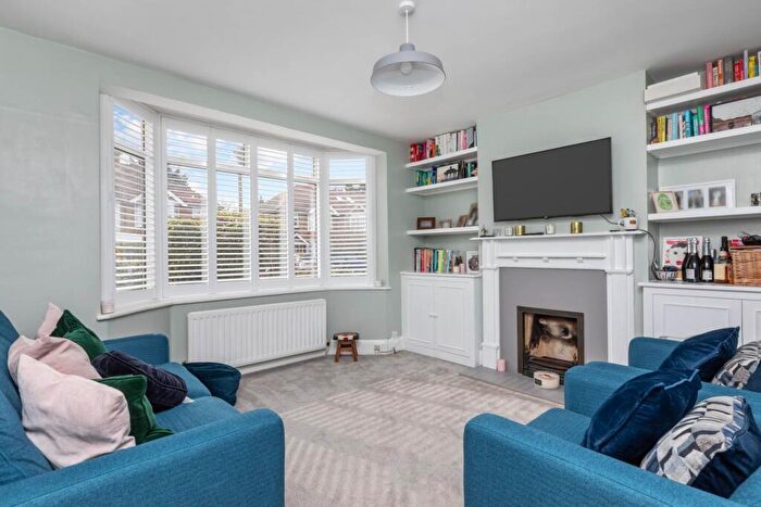 3 Bedroom Semi-Detached House For Sale In Broomfield Avenue, Worthing, BN14