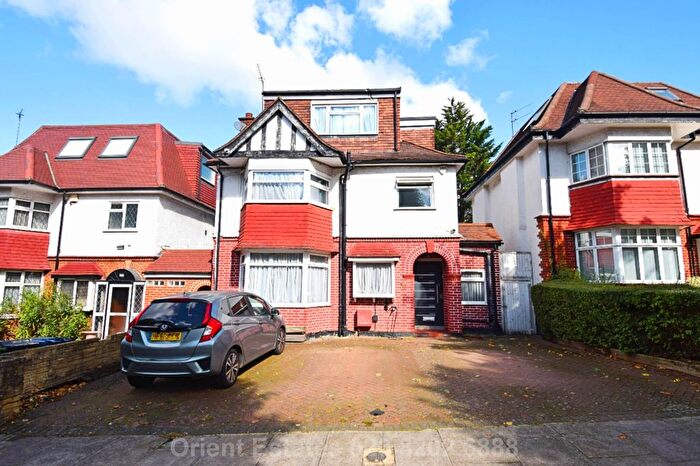 5 Bedroom Detached House For Sale In Woodlands, London, NW11
