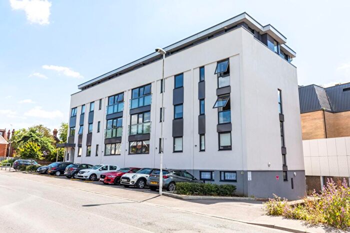 2 Bedroom Flat For Sale In Christopher Road, East Grinstead, RH19