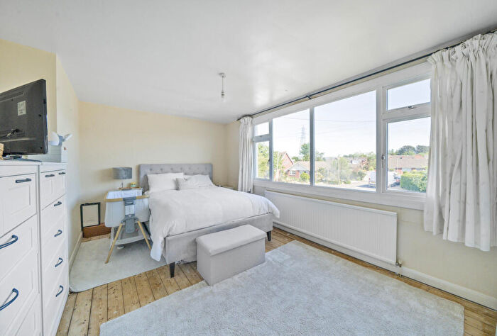 3 Bedroom Semi-Detached House For Sale In Springbank Way, Cheltenham, Gloucestershire, GL51
