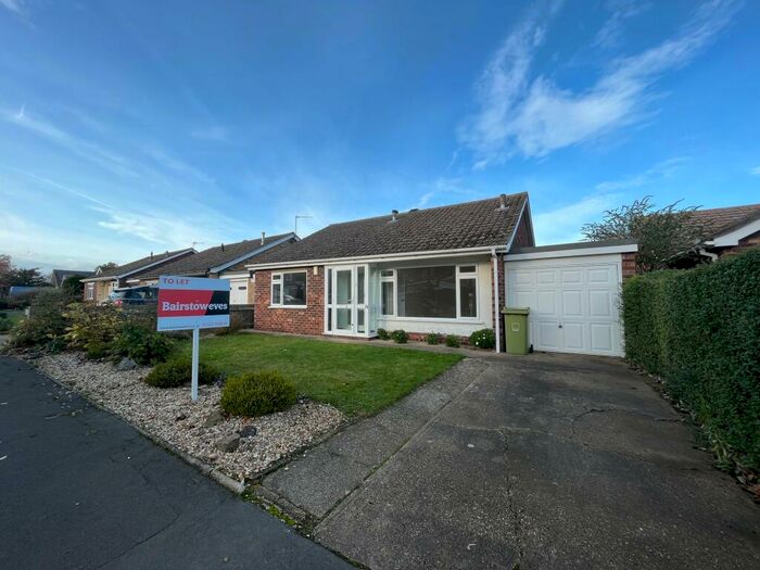 3 Bedroom Bungalow To Rent In Greenfields, Nettleham, LN2