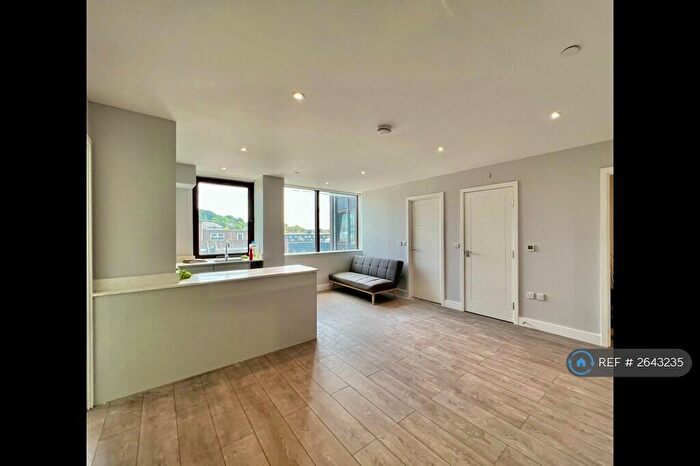 2 Bedroom Flat To Rent In Queens House, Harrow, HA1