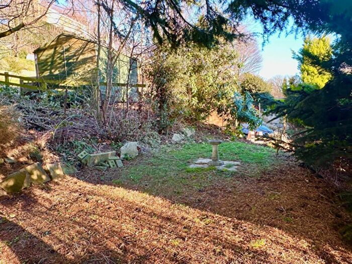 4 Bedroom Detached House For Sale In Springwood Drive, HX3