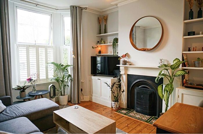 2 Bedroom Flat For Sale In Springrice Road, London, SE13