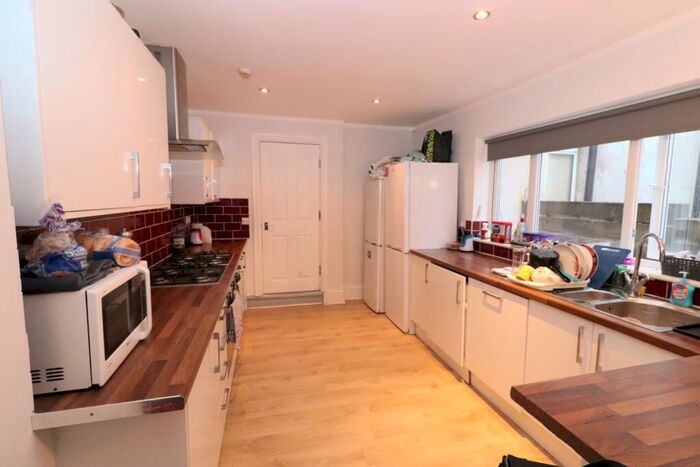 7 Bedroom House To Rent In Bangor Street, Roath, CF24