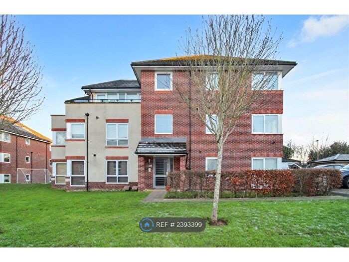 2 Bedroom Flat To Rent In Lansdowne House, Epsom, KT18