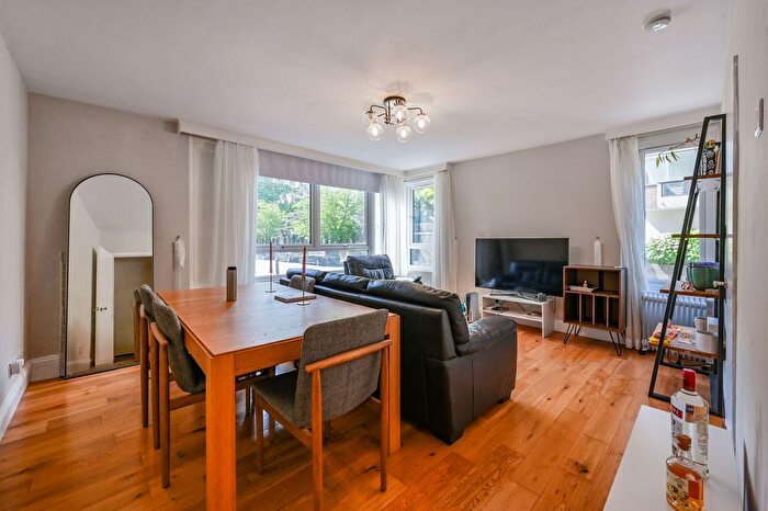 2 Bedroom Flat To Rent In The Water Gardens, Hyde Park Estate, London, W2