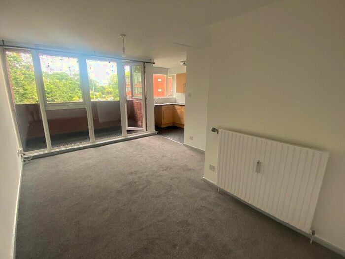 Studio To Rent In Cottesmore House, Browns Green, Birmingham, B20