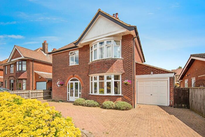 4 Bedroom Detached House For Sale In Valley Close, Ipswich, IP1