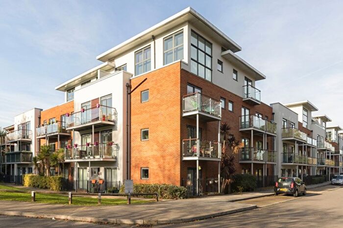 2 Bedroom Flat To Rent In Highfield Close, Lewisham, SE13