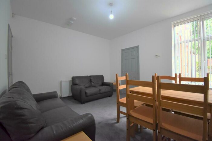 5 Bedroom Terraced House To Rent In Raddlebarn Road Selly Oak, B29