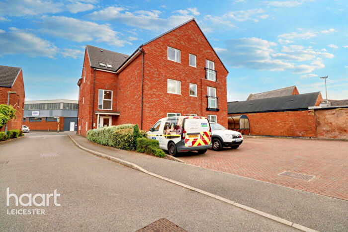 2 Bedroom Apartment For Sale In White Hart Close, Leicester, LE4