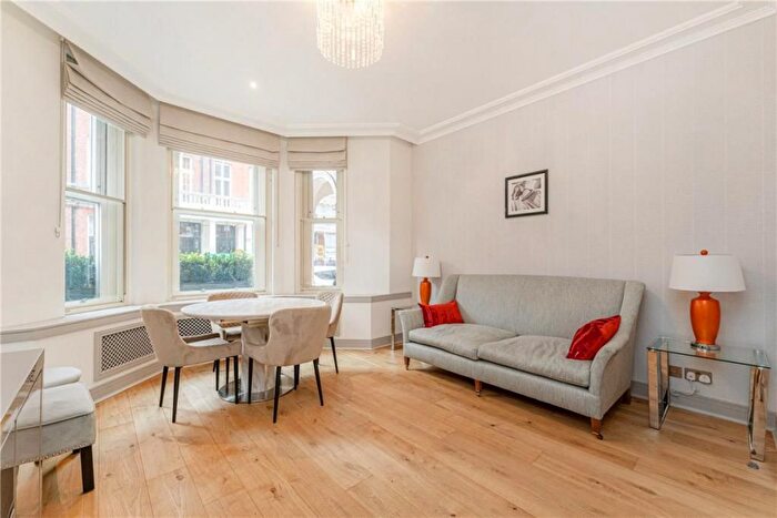 2 Bedroom Flat To Rent In Park Street, London, W1K