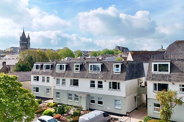 2 Bedroom Flat For Sale In Penvale Court, Falmouth, TR11
