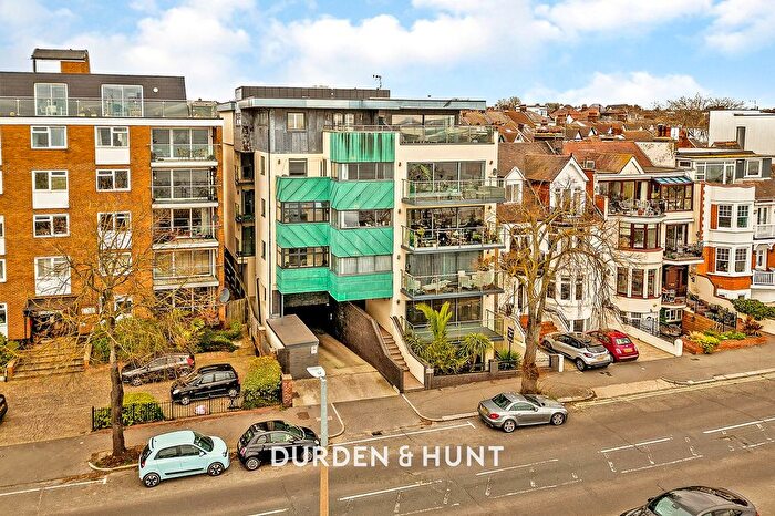 2 Bedroom Flat For Sale In Grand Parade, Leigh-On-Sea, SS9