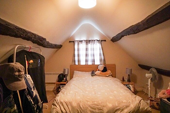 2 Bedroom Flat To Rent In Castle Street, Chester, Cheshire, CH1