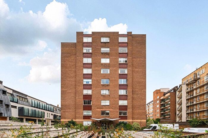 3 Bedroom Flat To Rent In Kinnerton Street, Knightsbridge, London, SW1X