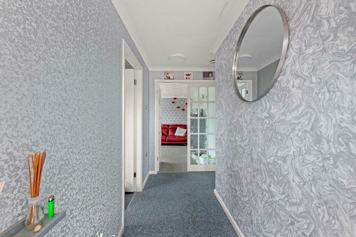 2 Bedroom Detached Bungalow For Sale In Oak Close, Ingoldmells, PE25